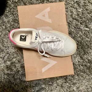 Veja BRAND NEW canvas sneakers size 37